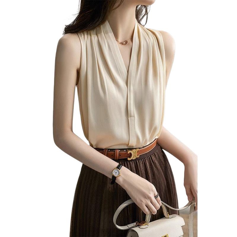 2026 Elegant French Niche Sleeveless Halter Neck Deep V-Neck Top for Women