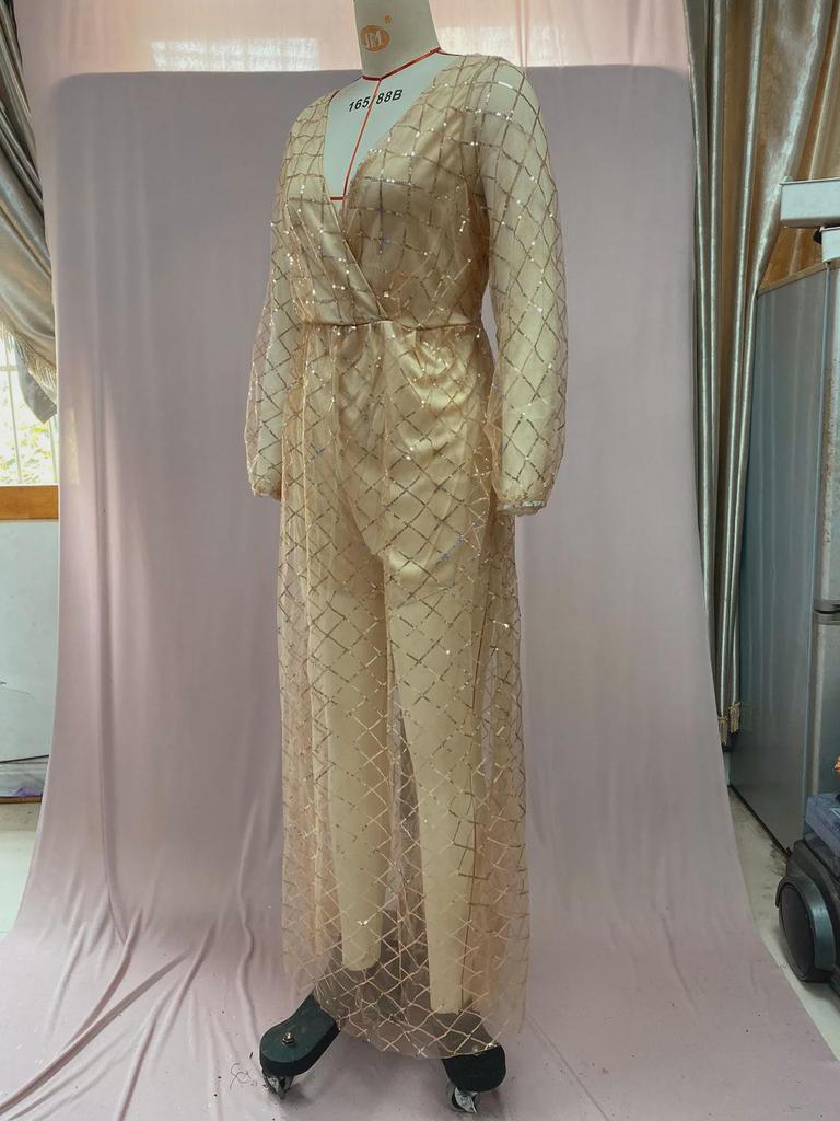 2025 Europeisk og Amerikansk Dame Vinter Gullstemplet V-hals Ryggløs Hul Kjole