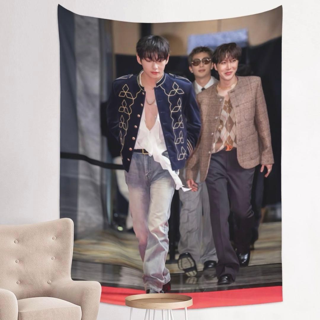 

[ВЖИВАНИЙ] Гобелен BTS Техьон V Tae