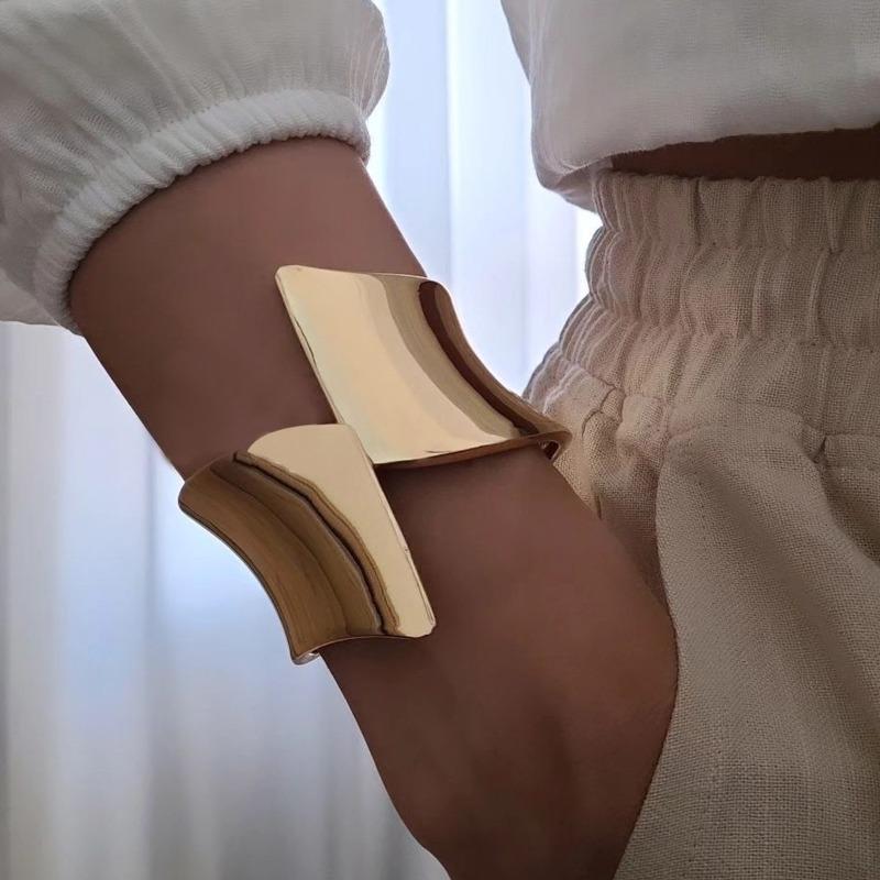 Accessories: Irregular alloy opening bracelet, metal style shiny surface, exaggerated hand ornament bracelet