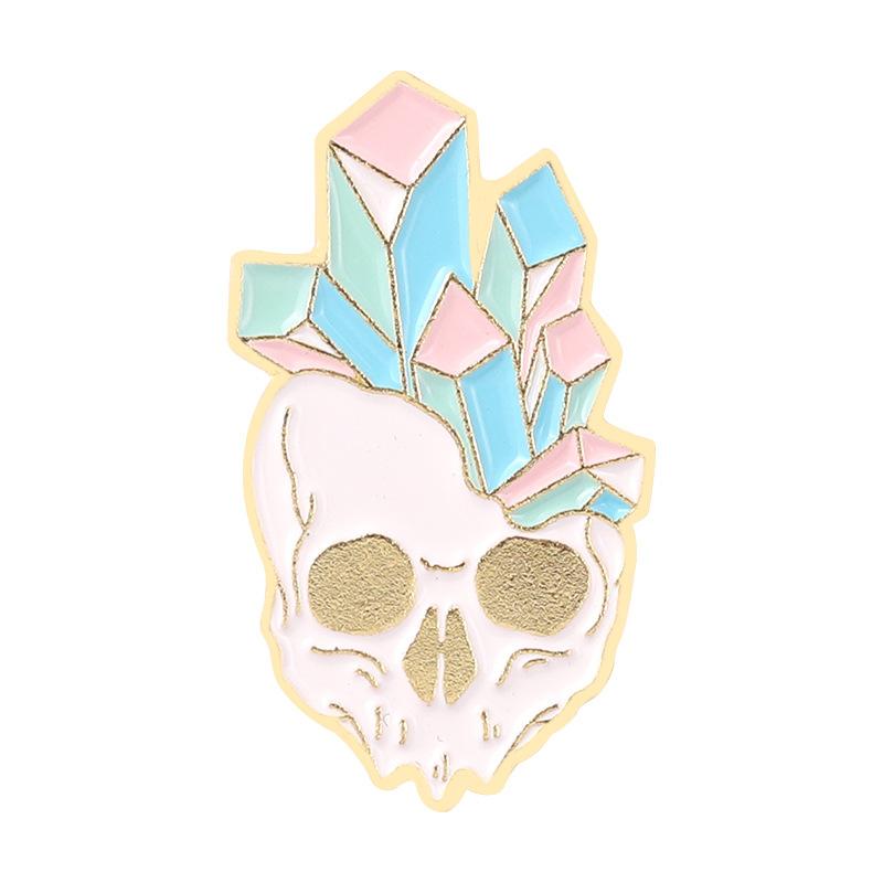 

Geometric Crystal Skull Brooch For Distinctive Winter Fashion With Alloy Durable XZ5202