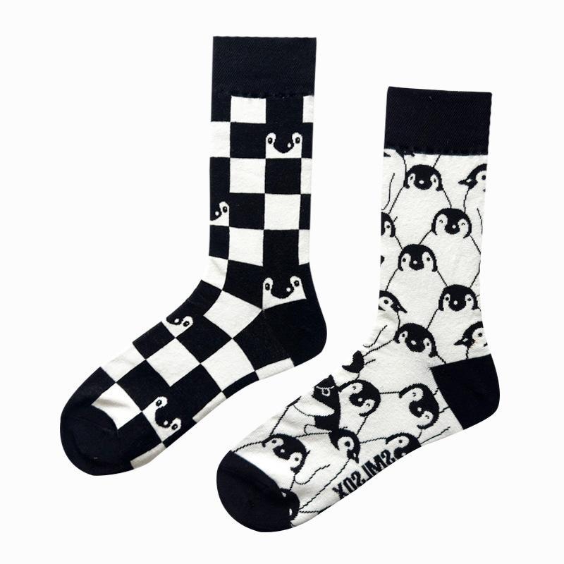 Ny Mode AB Asymmetriska Mandarinanka Herr- och Damsockor Tecknad Mode Roliga Söta Djur Mellanhöga Bomullssockor
