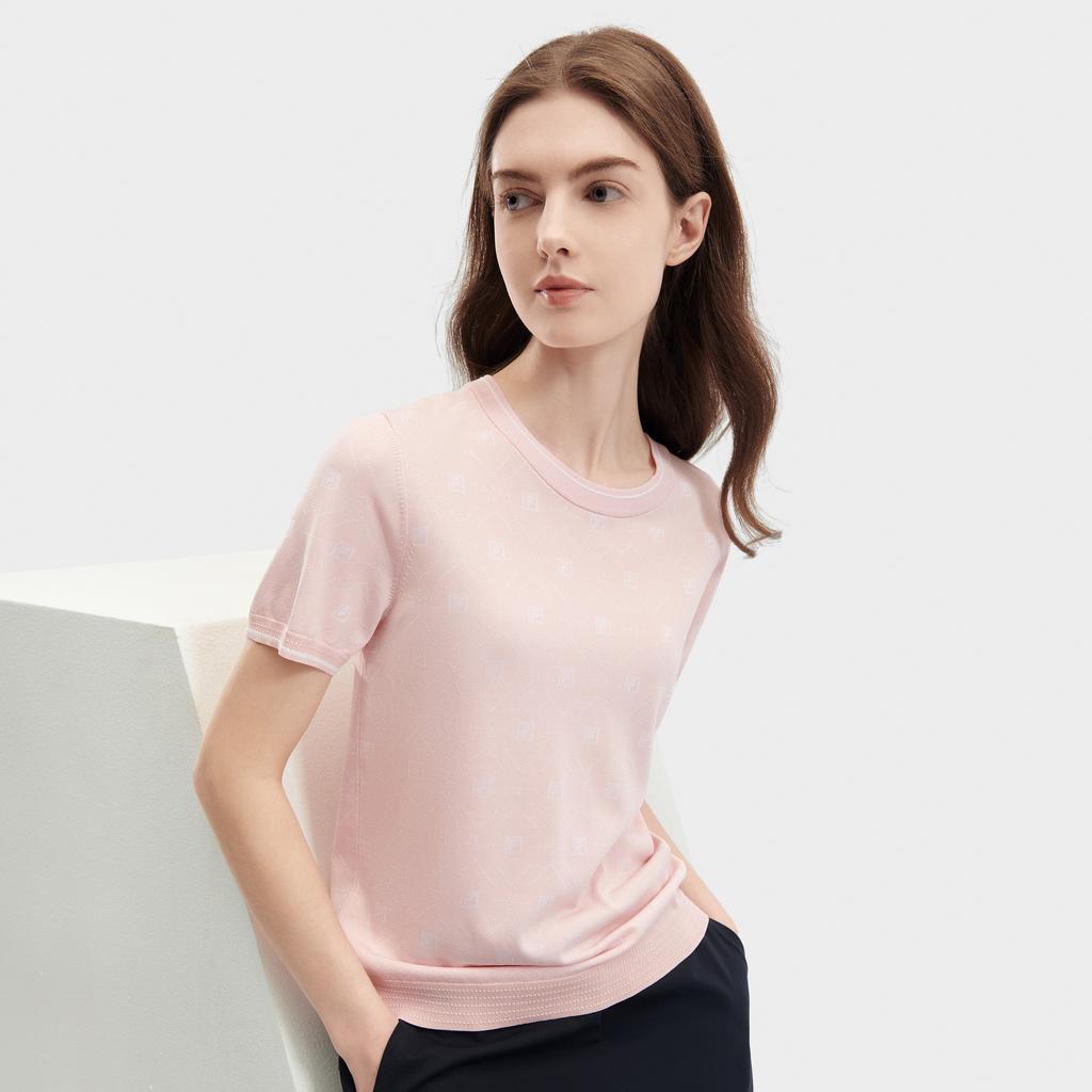 Fila Solid Color All Over Print Casual Round Neck Short Sleeve Knit Top Women Tops Light-Cherry-Blossom-Pink F11W421407FPK