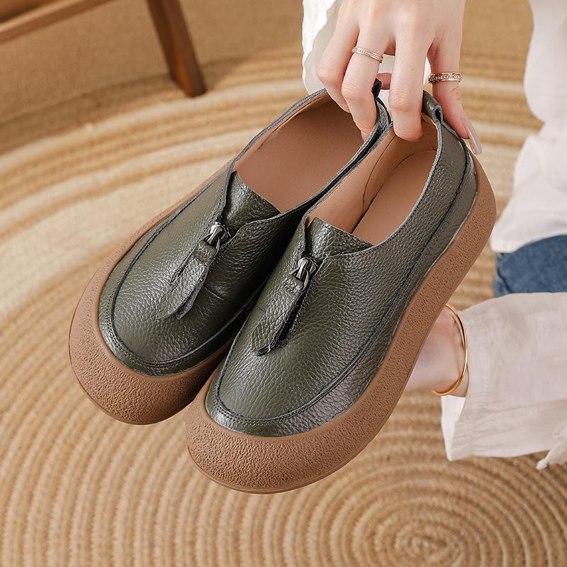 Fashion 2025 Spring New Style Slip On Head Layer Leather Retro Soft Bottom Large Flat Comfortable Mother's Shoes Women's Shoes