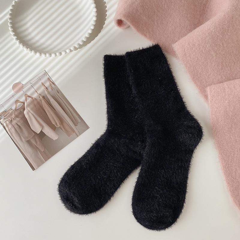 Mink Fleece Socks for Women, Warm and Non-freezing Feet in Autumn and Winter, Sleep Socks with Heart Embroidery and Fleece, Versatile Socks
