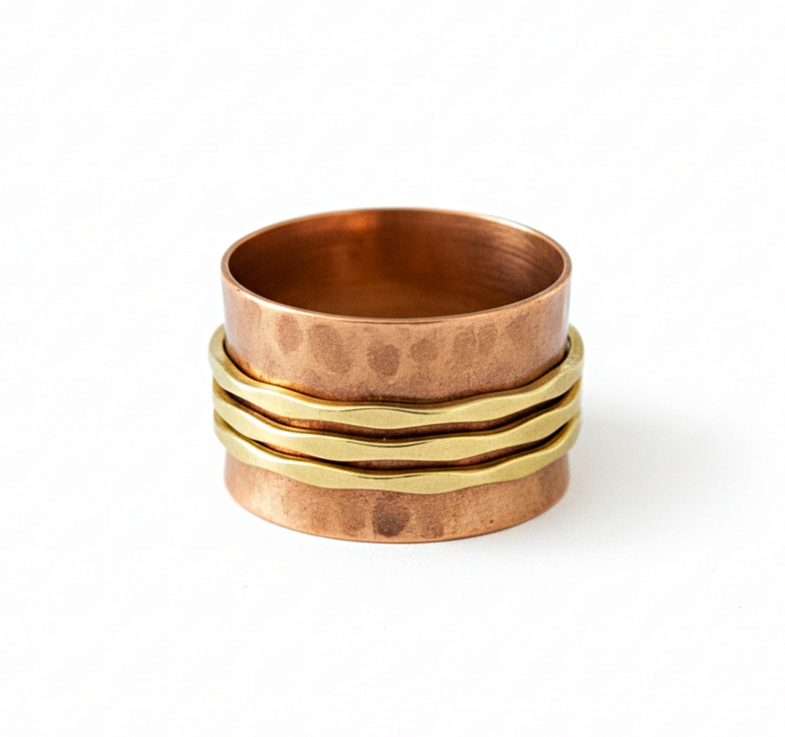 

Кольцо из чистой меди с тремя волнистыми латунными спиннер-кольцами, украшение для снятия тревоги, кольцо для большого пальца для медитации 12 медный