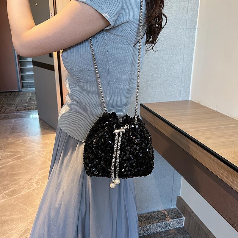 Fashion Personalized Sequined Bag Women's 2025 New Korean Version Bucket Bag Foreign Style Shoulder Bag Trendy Messenger Dinner Bag