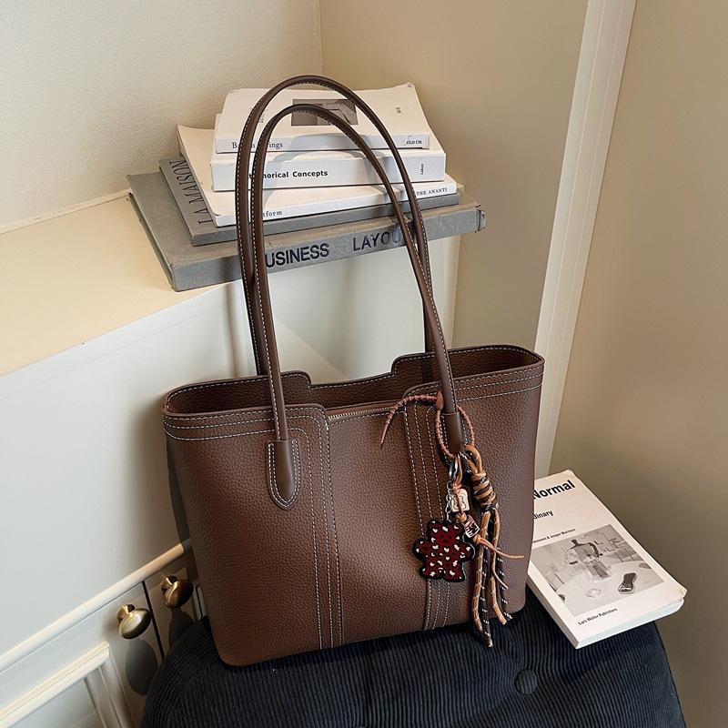 Retro bag women's large capacity 2025 new autumn and winter simple versatile shoulder underarm bag commuter tote bag