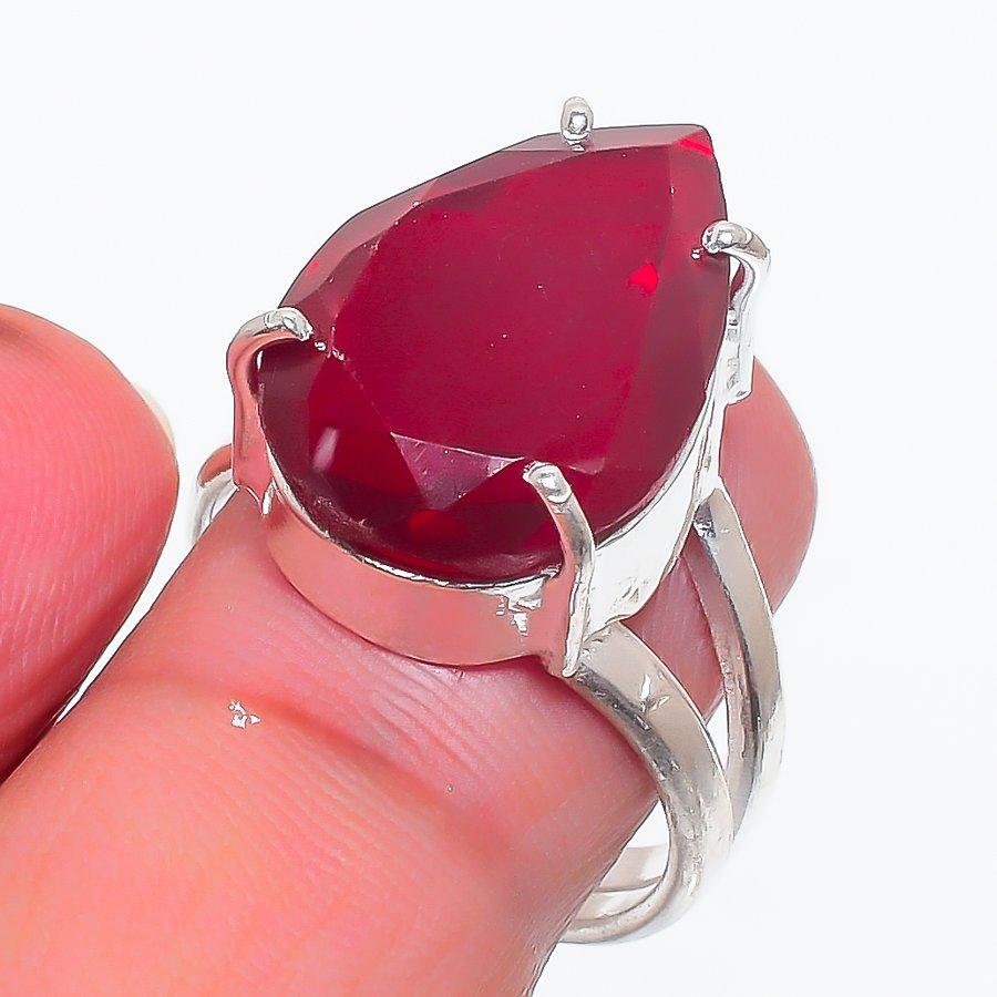 

Кольцо из серебра 925 пробы с натуральным мозамбикским гранатом, размер 8 V6k95