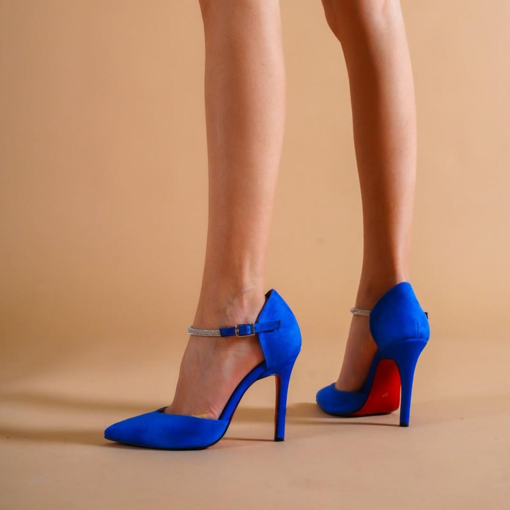 

Женские туфли на каблуке из замши Sax с камнями и деталями Туфли на шпильке