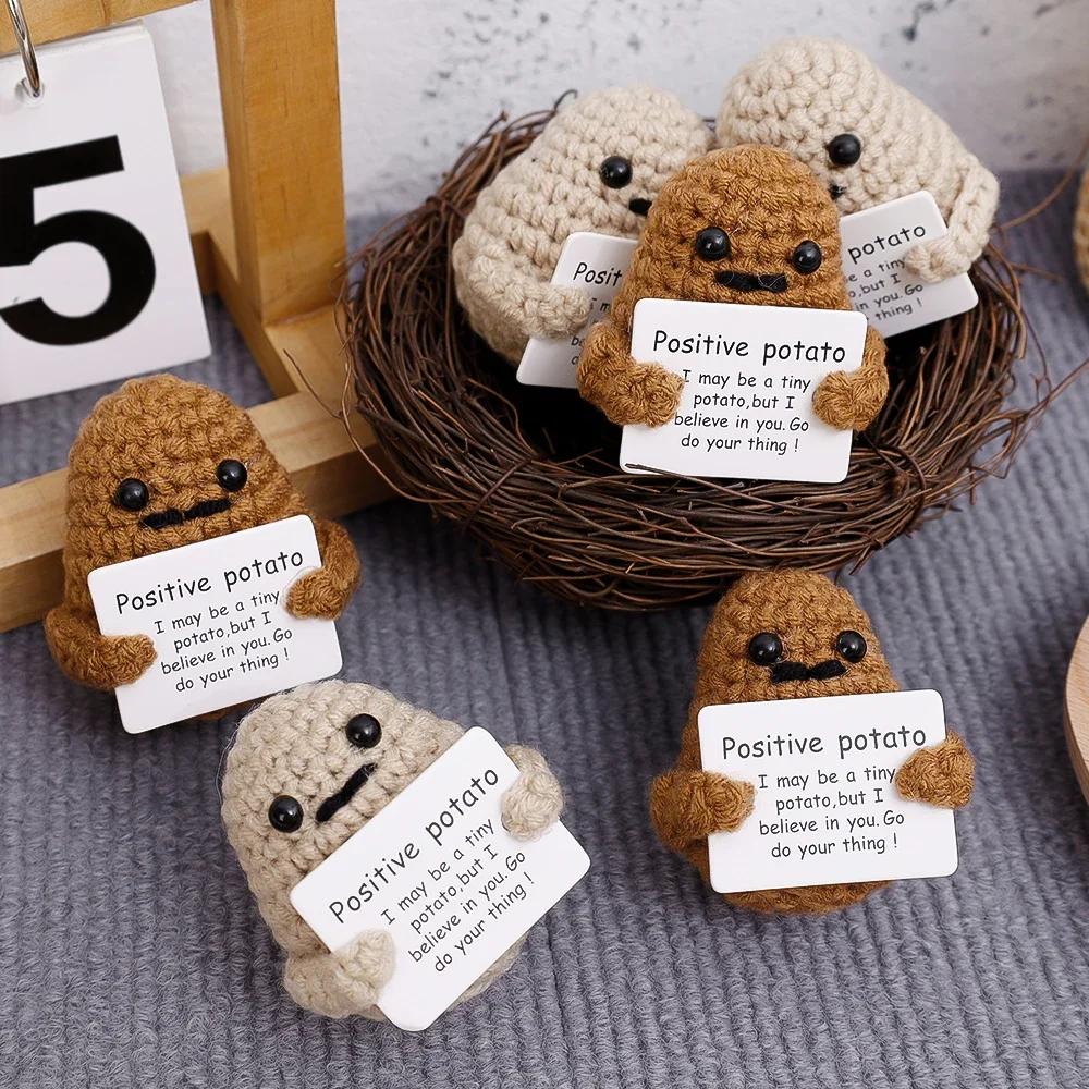 Pozytywna Energia Ziemniak Przytulanka Kieszonkowy Uroczy Mini Zabawny Dzianinowy Szydełkowy Ziemniak z Kartką z Wiadomością Zabawki dla Dzieci Dekoracja Domu na Boże Narodzenie Prezent