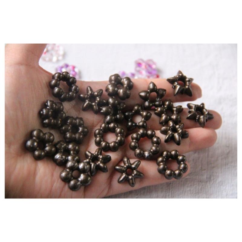 Five Petals Flower Earring Mould Crafted From Food Grade Silicone For Jewelry Crafting And Customes Creation