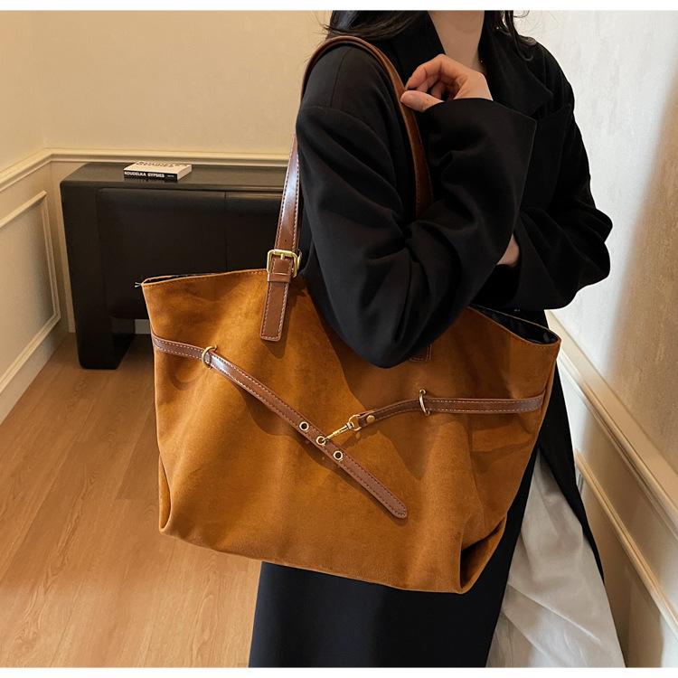 Vintage matte large-capacity tote bag women's autumn fashion versatile high-end single shoulder armpit bag