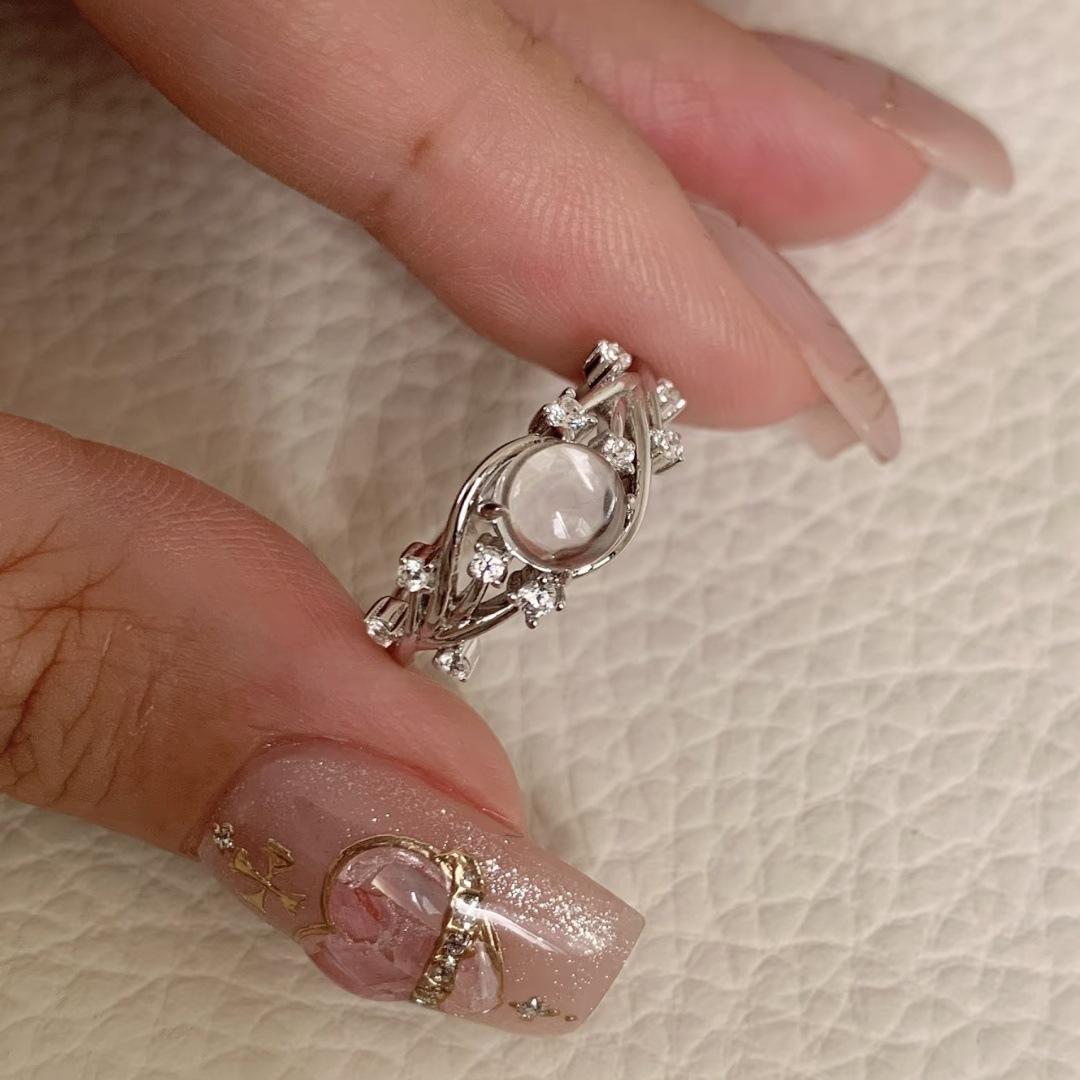 French Vintage Antique White Crystal Winding Ring Women S Light Luxury Hollow Diamond Niche High-End Ring no. 6