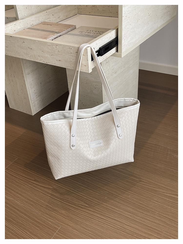 Women's 2026 Summer Trendy Large Capacity Versatile Shoulder Bag - Stylish Fashion Tote
