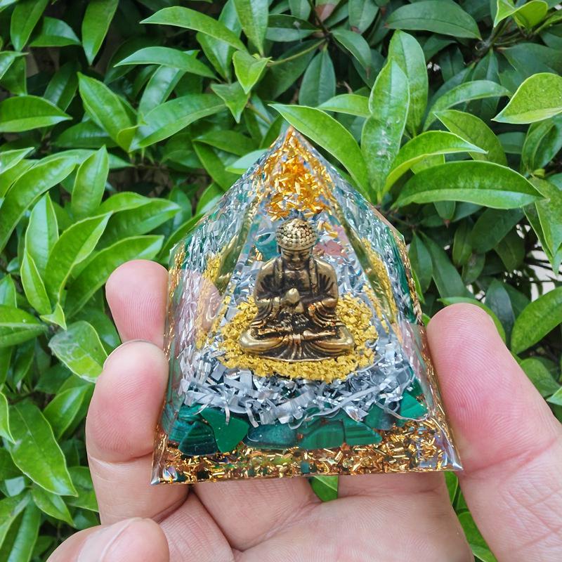 Buddha Kristallpyramide Harz-Ornament - Handgefertigte Schreibtischdekoration