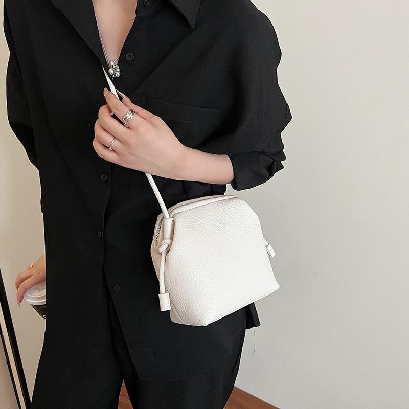 

Bag Women s Simple Clip Women s Crossbody Bag 2025 New Trendy Fashion Retro Shoulder Bag Mobile Phone Small Square Bag белый