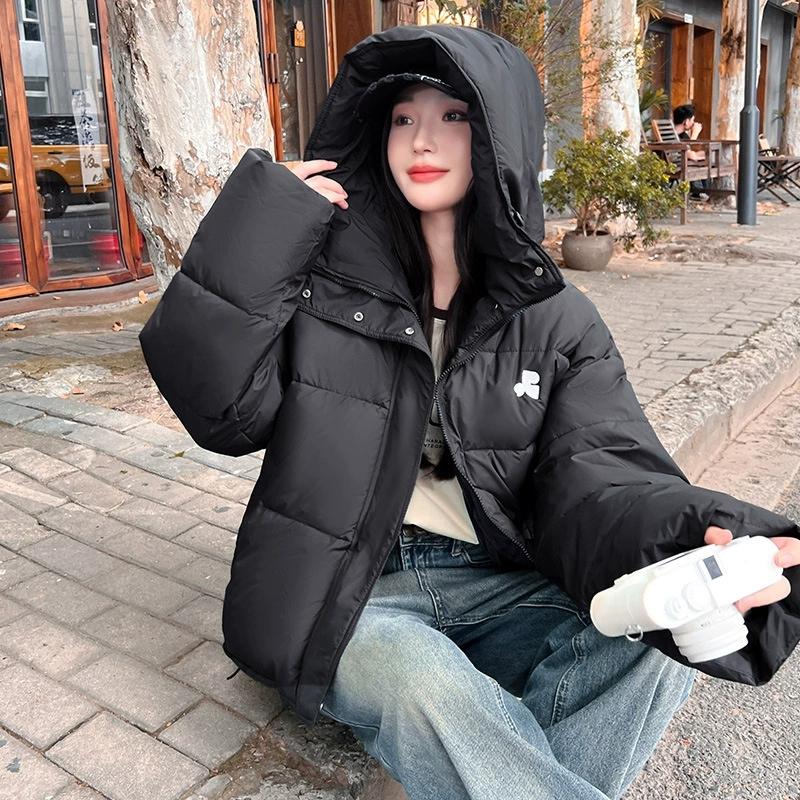 Loose Hooded Bread Jacket Women Parkas 2025 New Thicke Warm Down Cotton Padded Short Jacket Female Outerwear Winter Coat