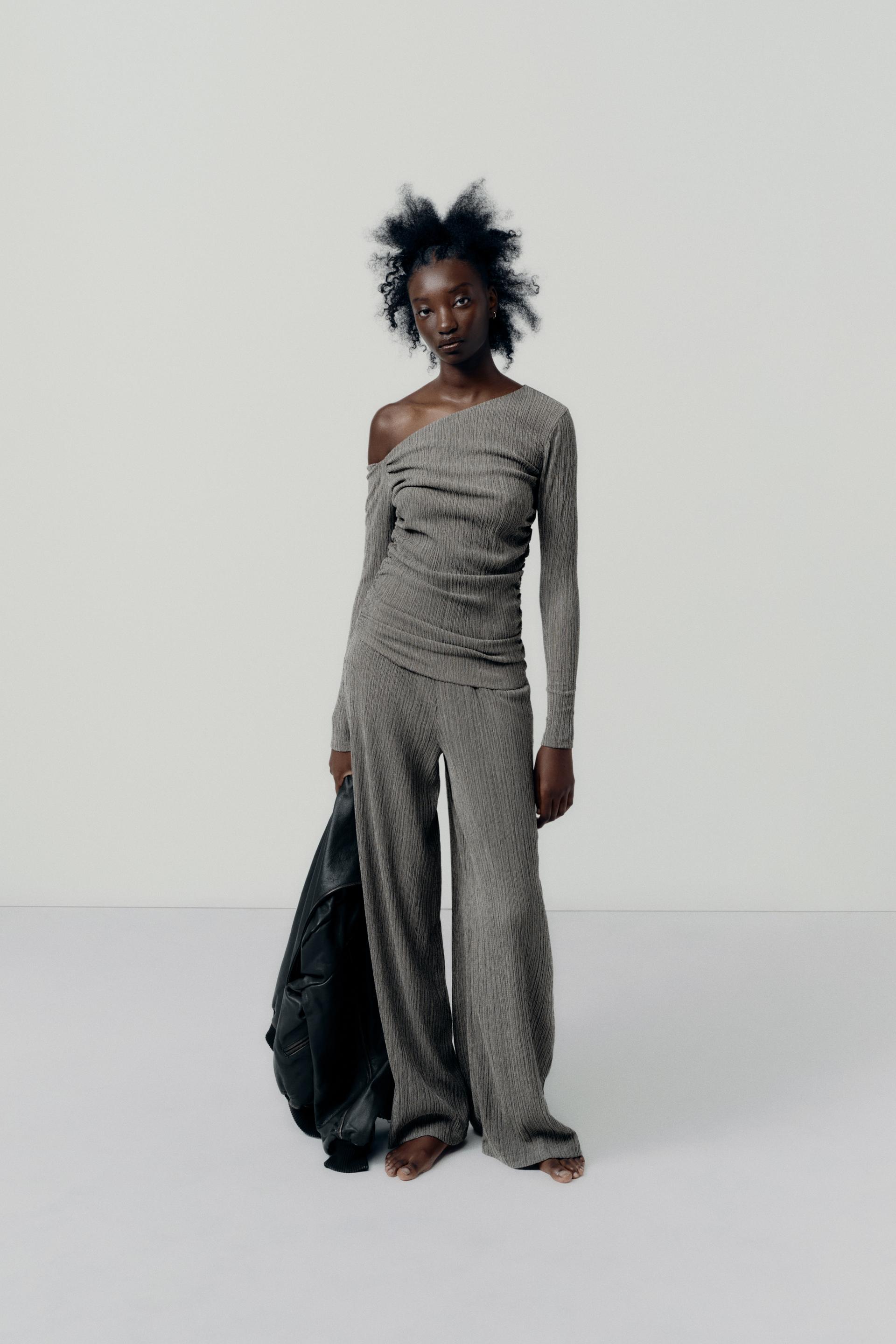 

НИЛИТ(р) ПЛАТЬЕ С ХАЛТЕРОМ BASF