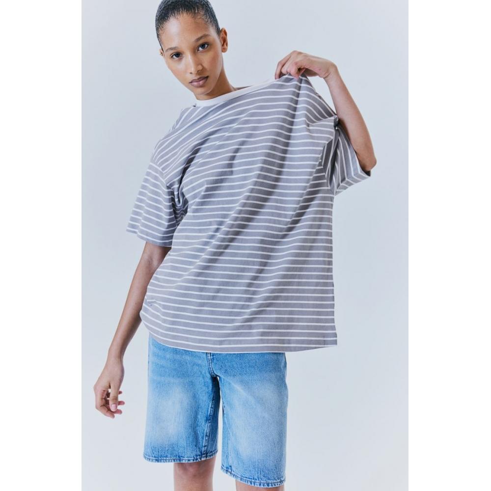 

Футболка оверсайз HM светло-серая полоска