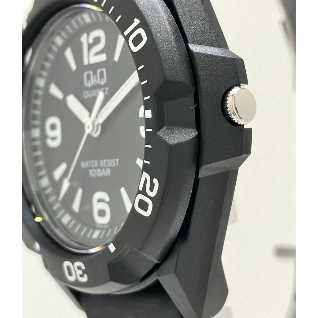Used Good Condition Cue and Cue Watch Quartz Black Men's Q&Q