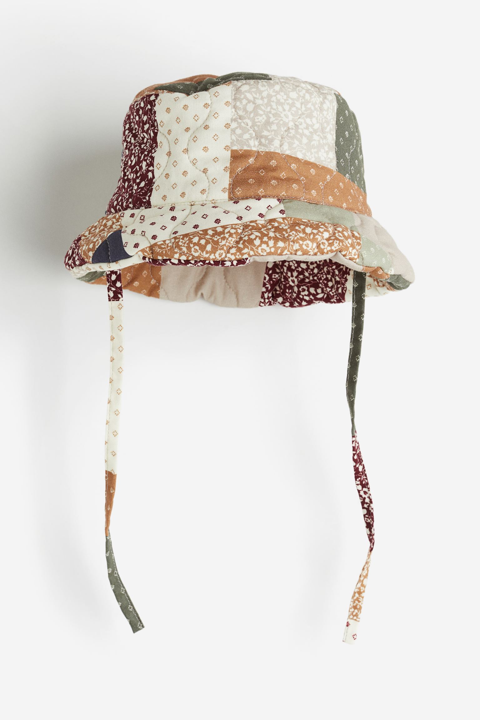 

Padded bucket hat