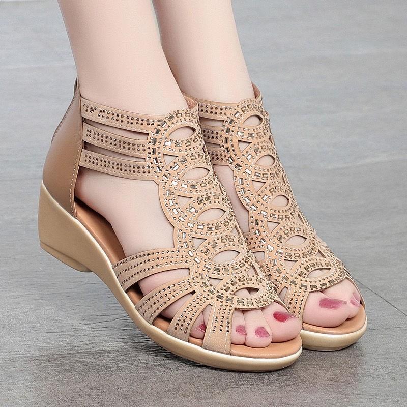 

2025 new soft leather Roman sandals women s summer soft-soled rhinestone mother shoes fashionable outer wear women s sandals wedge heel women 40 золотой
