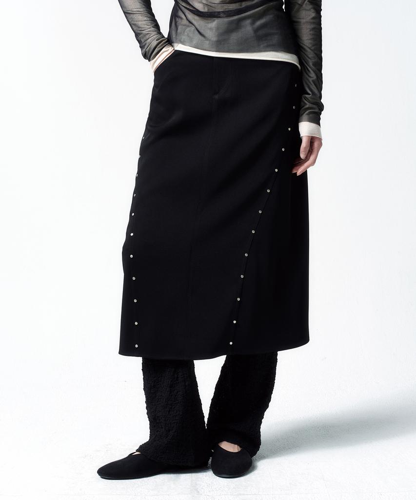 Insilence Woman Curved Studded Skirt Black