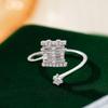 Bague de luxe pour femme Banyan Tree en argent avec nom de famille - Design personnalisé haut de gamme pour l'index