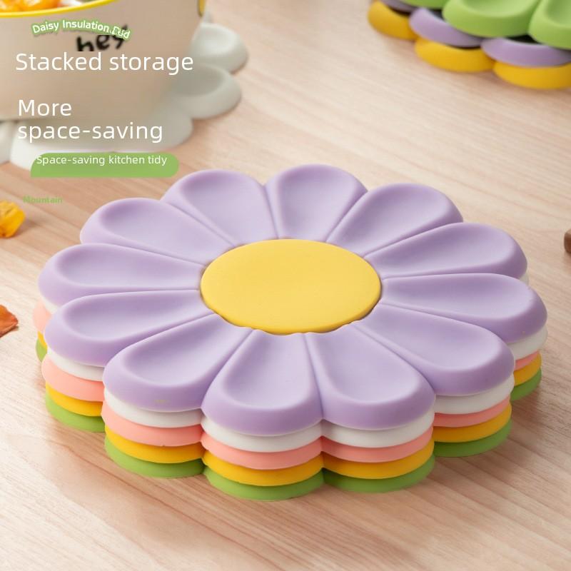 Daisy Flower Shape Cup Coaster Silicone Slip Insulation Pad Cup Mat Hot Drink Holder Mug Stand Home Table Decorations Kitchen Accessory