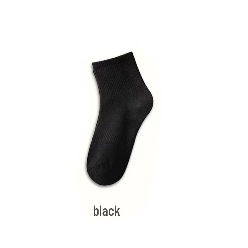 All-Season Mid-Calf Disposable Socks - One Size, Sweat-Absorbing and Travel-Friendly