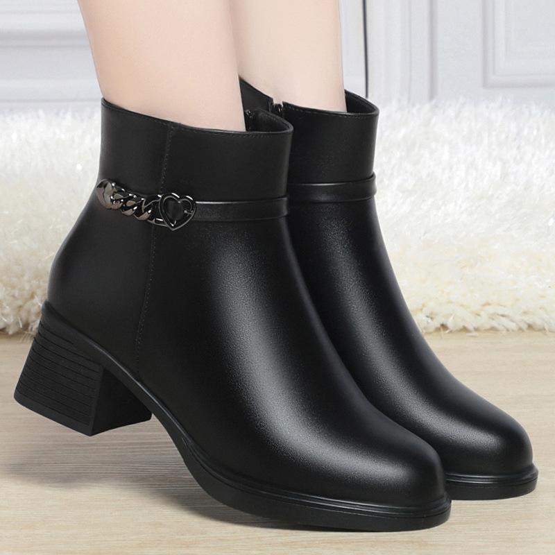 Mom shoes autumn and winter short boots women's, new single boots thick heel winter shoes short velvet boots    and elderly women's boots