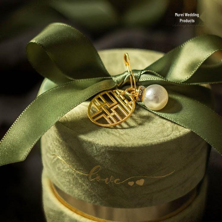 Mori Velvet Candy Gift Box: Exquisite Flannel Cloth for Weddings