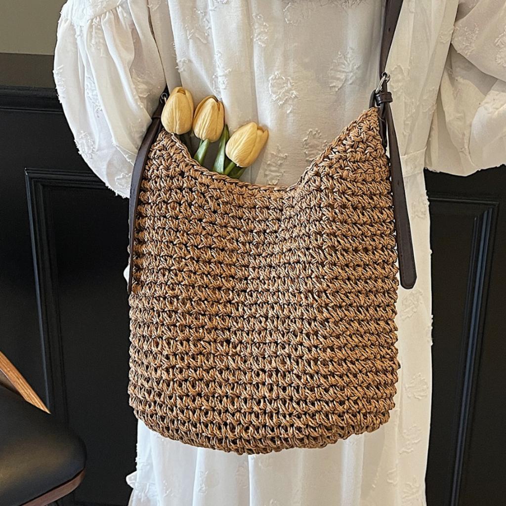 Large Capacity Woven Bag Women's New Fashion Commuter Shoulder Bag Seaside Vacation Beach Bag Woven Straw Tote Bag for Women