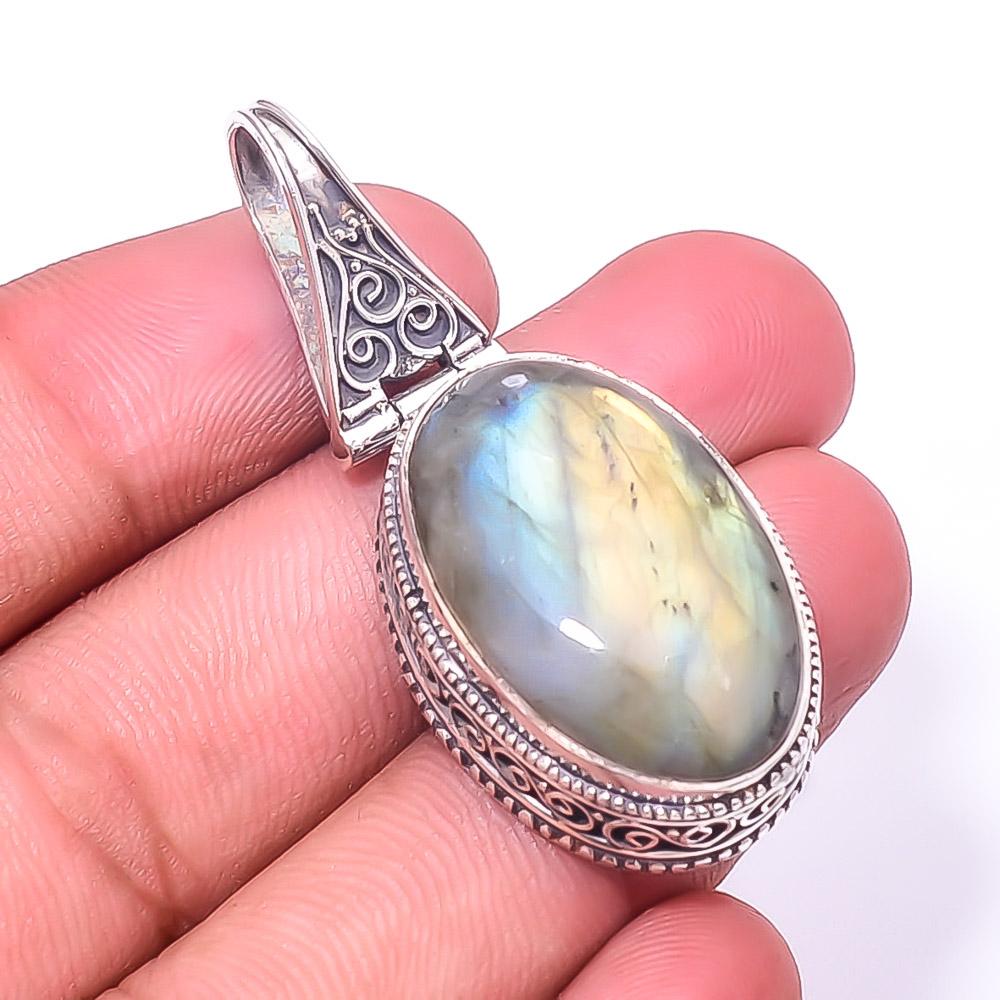 

Labradorite -Madagascar Fine Art 925 Sterling Silver Pendant 1.95 P5