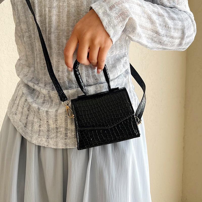 Premium Temperament Exquisite Women's Bag New Simple Solid Color Fashion Messenger Bag Versatile Handbag Women