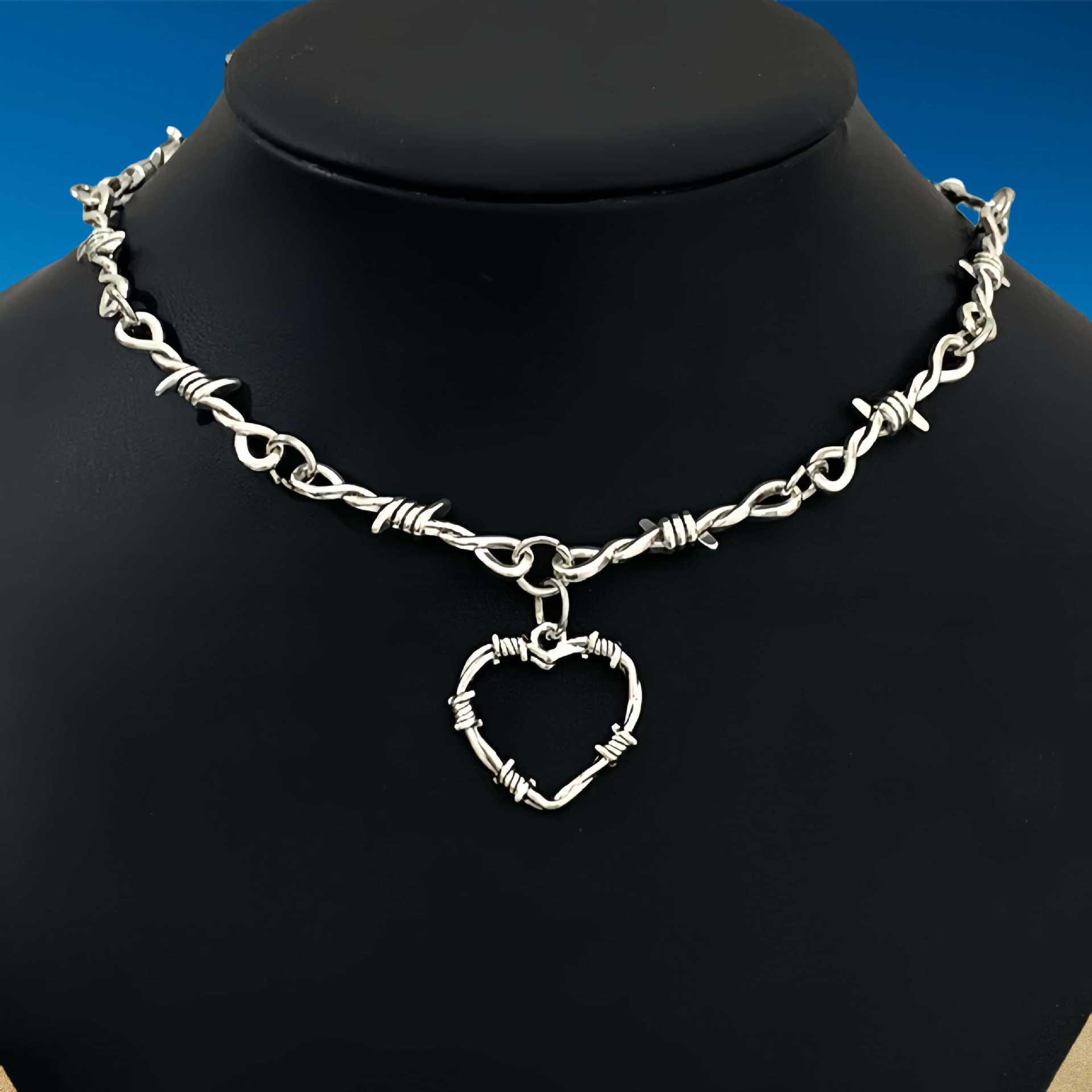 Панк Готический Ожерелье-чокер с сердцем и шипами - Унисекс Модный Аксессуар