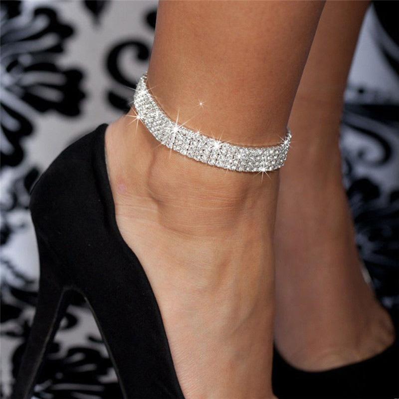 Huitan Silberfarbenes Strass Elastisches Armband Fußkettchen für Frauen Schlicht Stilvoll Weibliche Fußaccessoires Partygeschenk Bling Schmuck