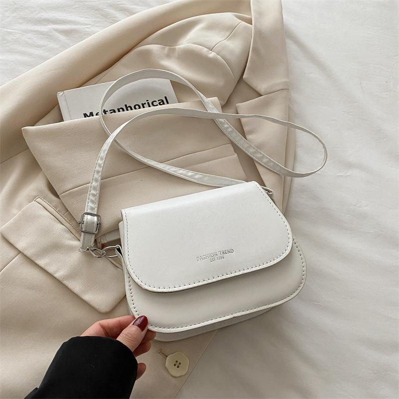 Stylish and simple shoulder bag women's summer new simple small square bag girls practical senior shoulder bag