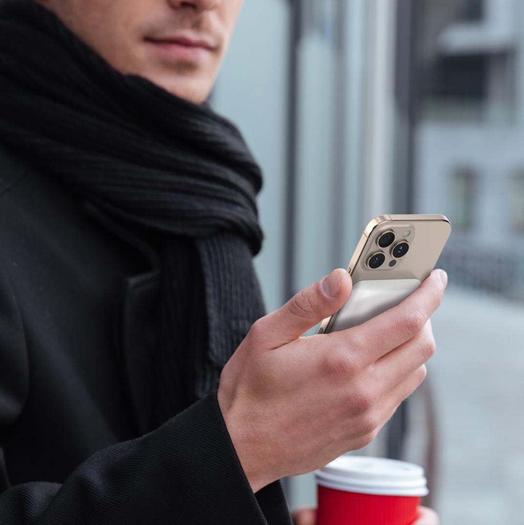 Powerbanka K26S 5000mAh 20W USB-A / USB-C / MagSafe - bílá