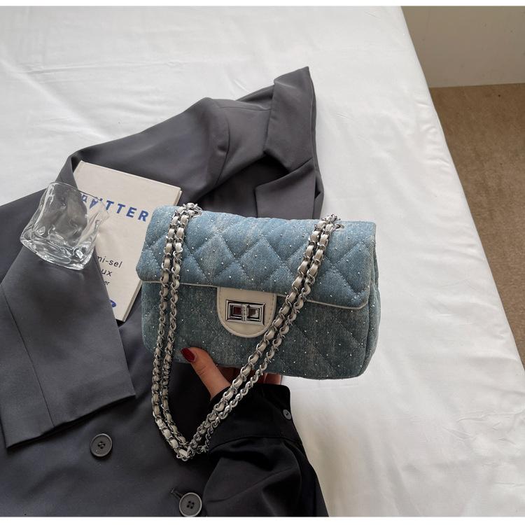 High-value Denim Shoulder Messenger Bag 2025 Summer New Fashion Simple Texture Women's Bag Commuter Bag Chain Bag