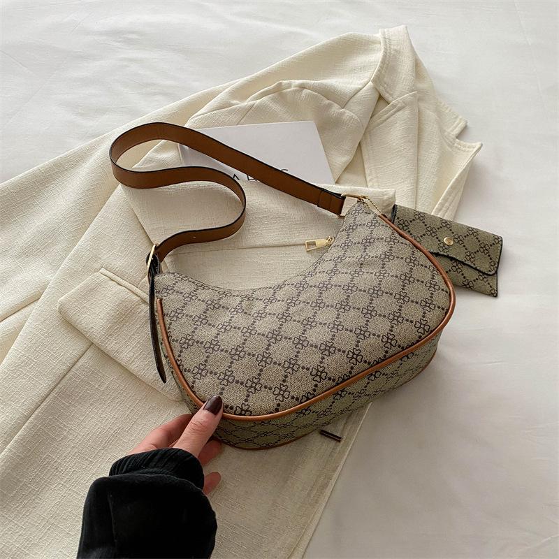 

Новая простая сумка через плечо в иностранном стиле, повседневная модная сумка через плечо для женщин 2024 года, европейская и американская сумка-мессенджер в стиле полумесяца хаки