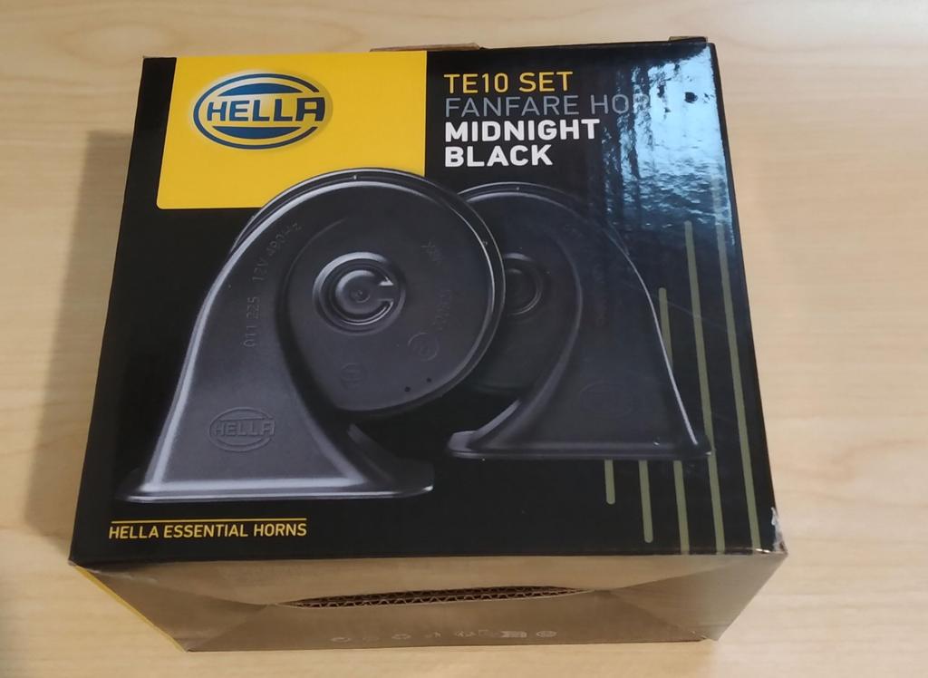 German HELLA MIDNIGHT BLACK TWIN TONE HORN SET 011 (3FH 225-111) [Used]