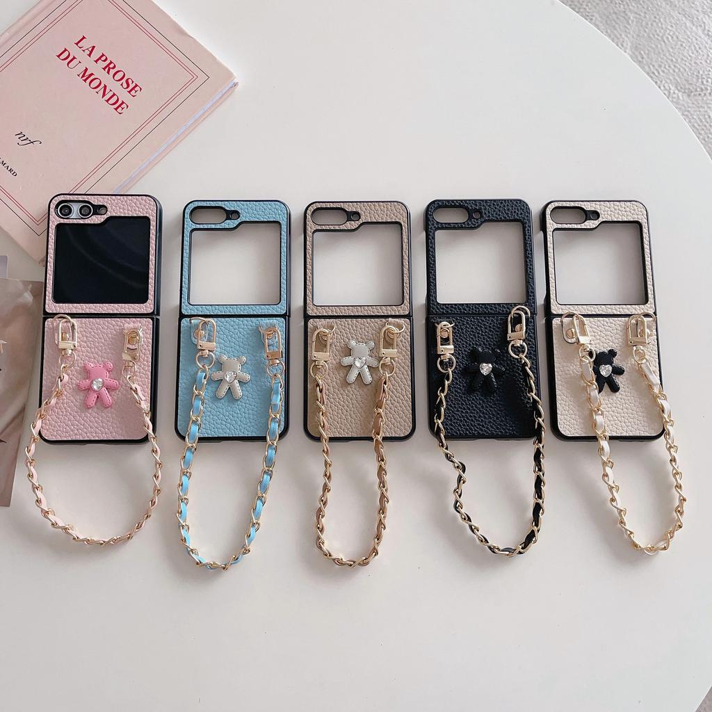 Applicable to Samsung ZFlip5 folding case cartoon bear lychee pattern zflip4 mobile phone chain wristband protective case