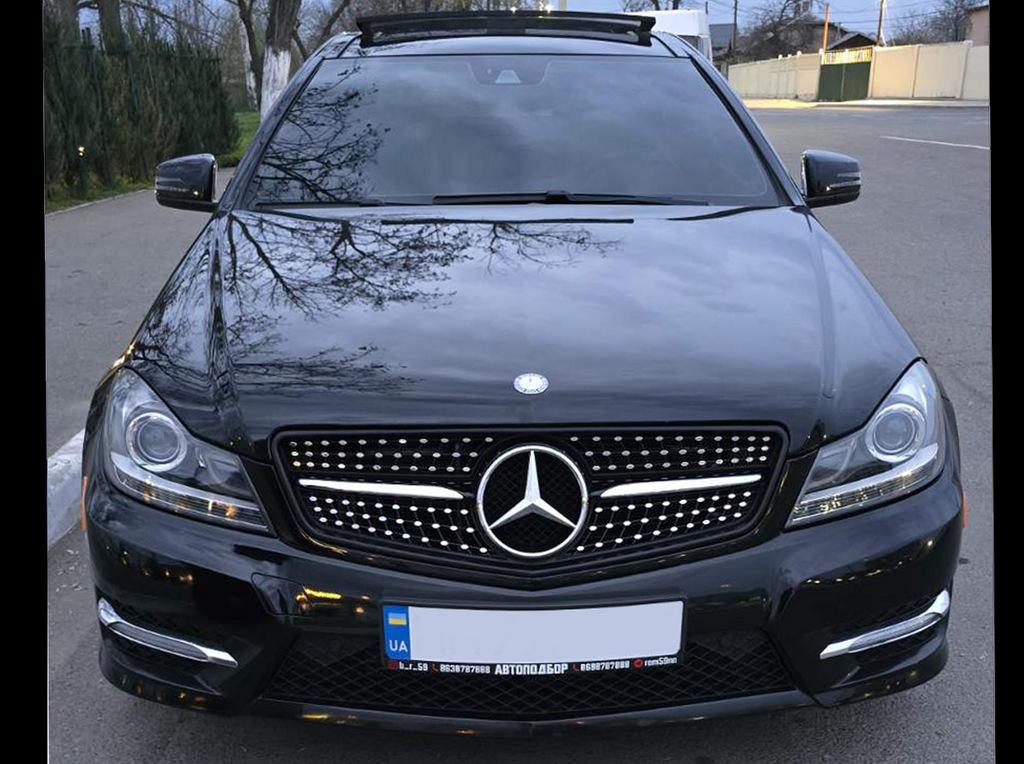 

Передняя решетка Diamond Black для Mercedes C-class W204 2007-2015 гг