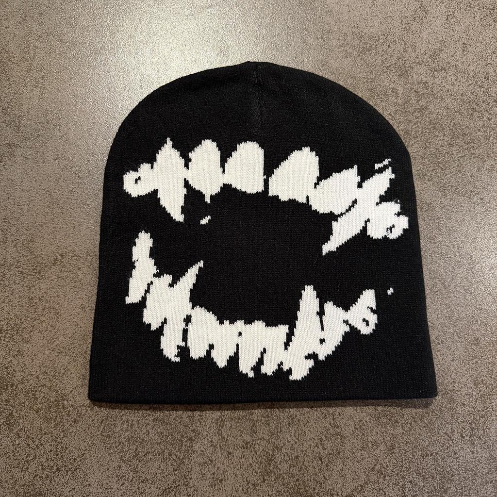 Black And White Knit Hat With Exaggerated Face Design For Autumn Winter Fashion чёрный
