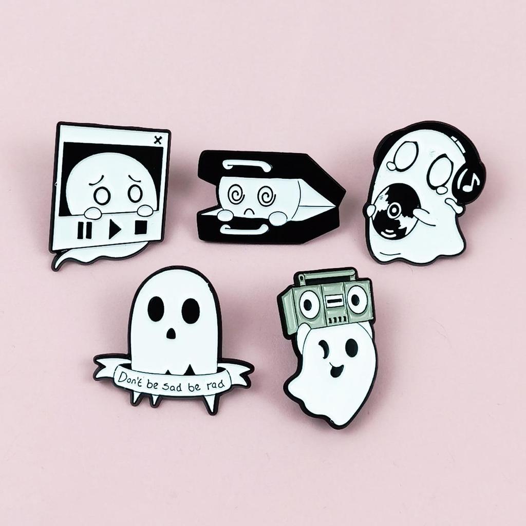 Little Ghost Brooch - Halloween Cartoon Series Badge for Children's Backpack Decoration