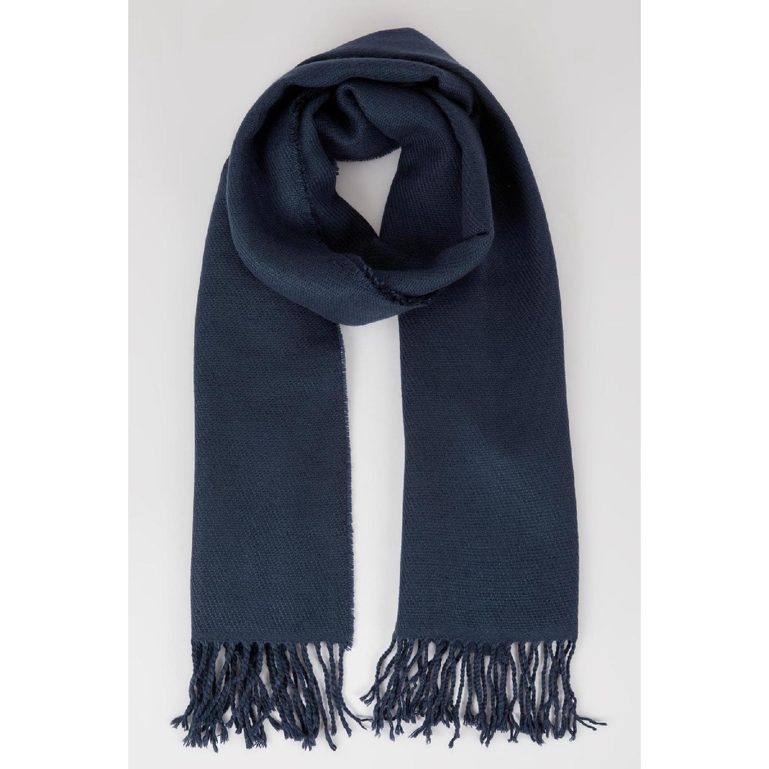 

Мужской базовый шарф с кисточками