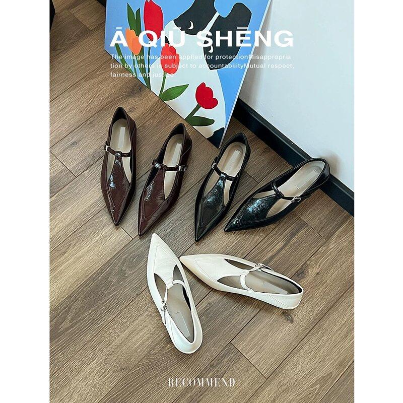 French temperament pointed single shoes women's 2025 new shoes autumn women's low heels with skirts Mary Jane loafers