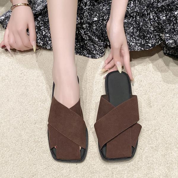 Fashion Low Female Shoes Loafers Fretwork Heels Cover Toe Womens Slippers Outdoor Slides 2025 Flat Retro Shoes Cover Toe Slippers Flat L